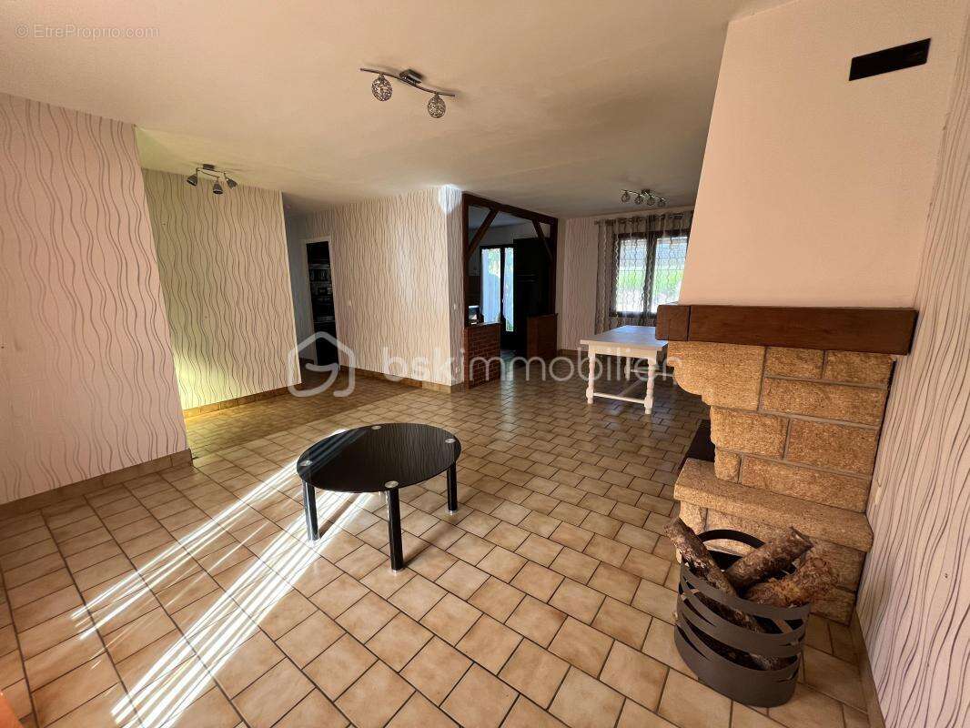 Charmant pavillon de plain-pied sur sous-sol complet avec garage et terrain - photo 5