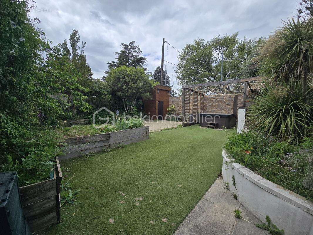 À VENDRE – Maison contemporaine de plain-pied avec panneaux photovoltaïques – Montélimar - photo 10
