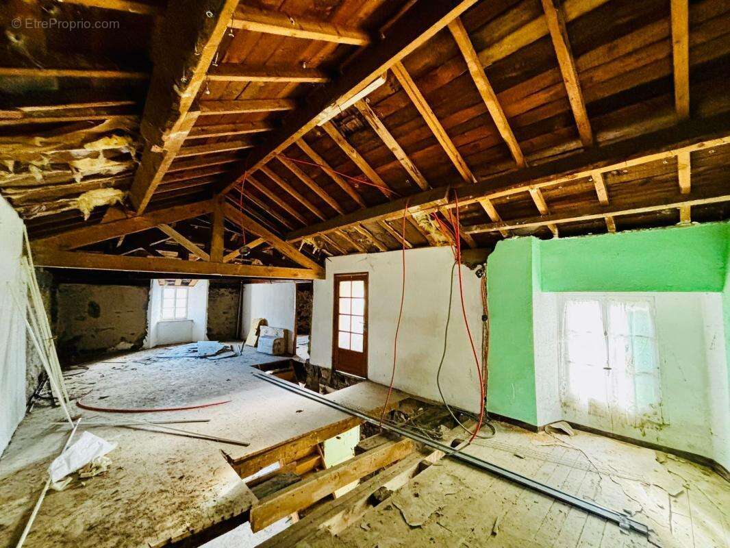 Maison à PIED-DE-BORNE