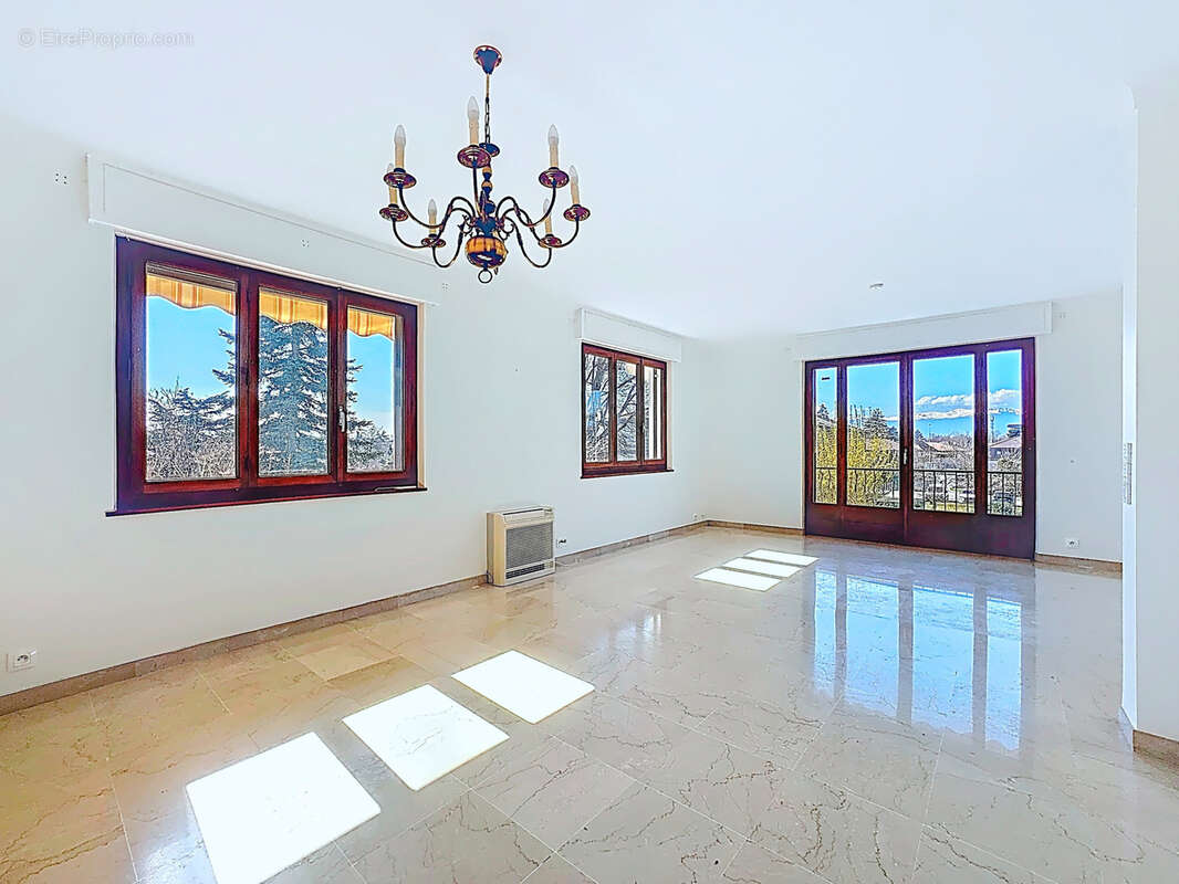 Maison à CHENS-SUR-LEMAN