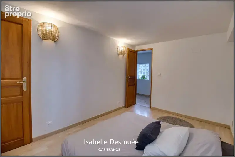 Maison familiale 4 chambres avec cour et stationnement – Proche gare – Tullins - photo 6