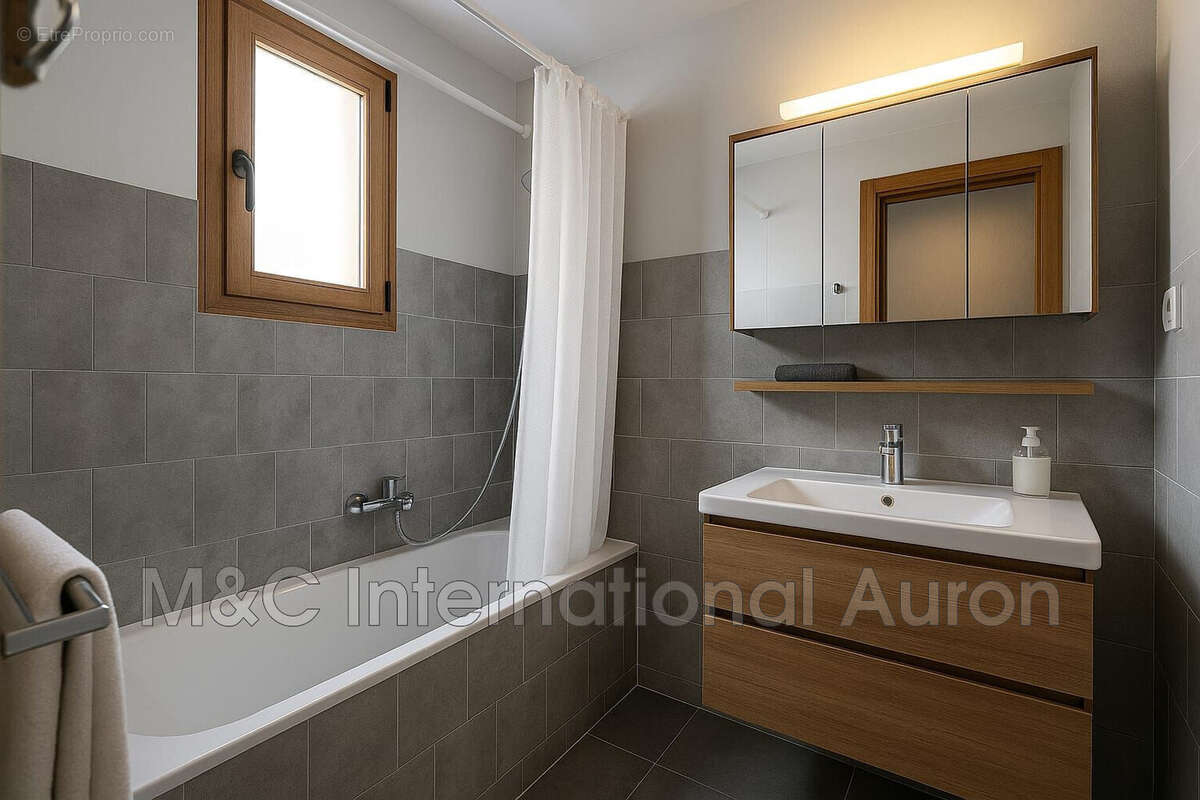 Appartement à SAINT-ETIENNE-DE-TINEE