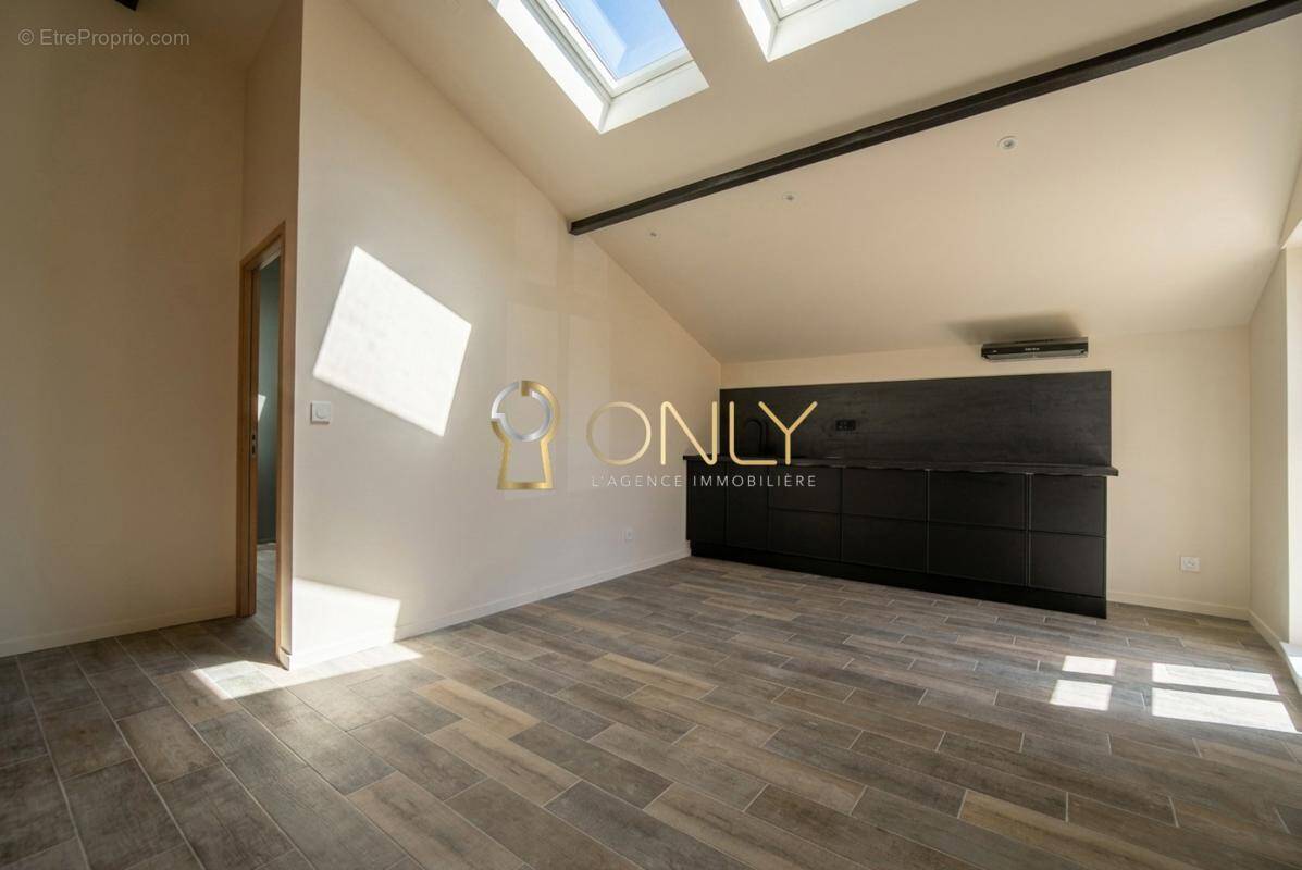 Appartement à QUINCIEUX