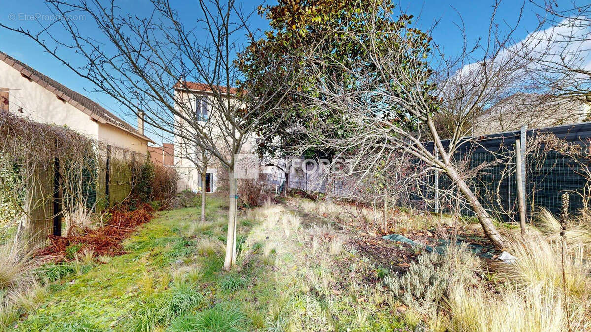 Maison à NANTERRE
