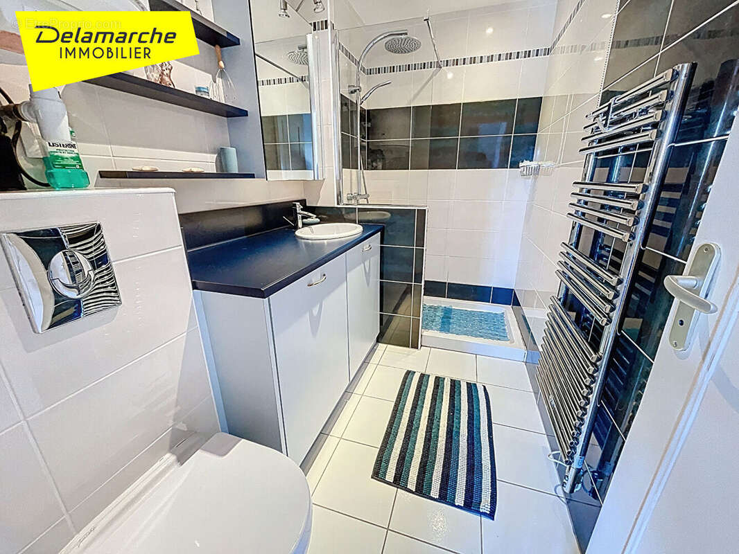 Appartement à DONVILLE-LES-BAINS
