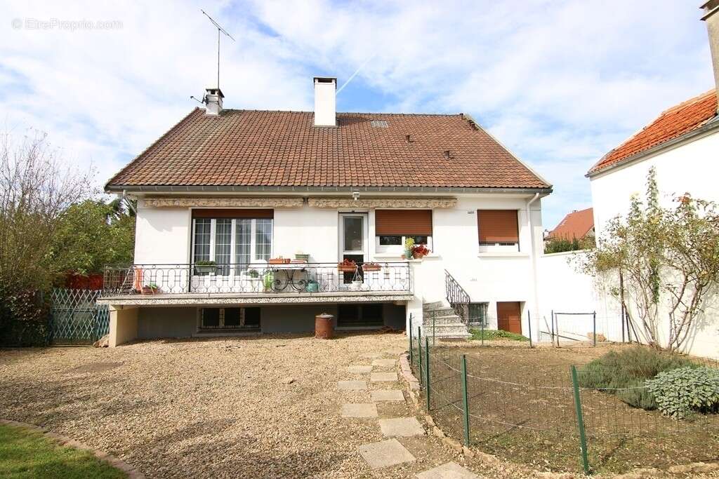 Maison à TOURNAN-EN-BRIE