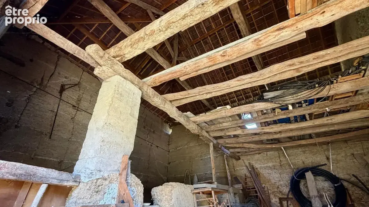 Maison en pierre 229 m² avec grange et terrain –  À Vendre à Massieu - photo 17