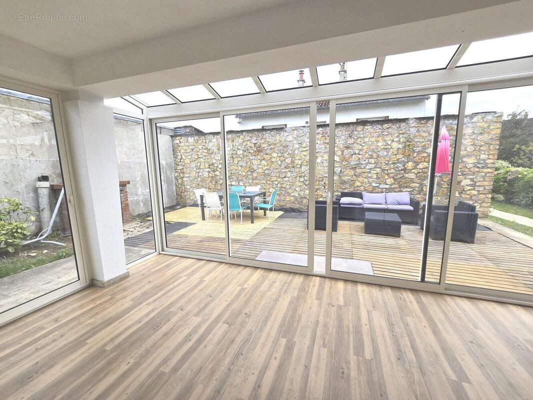 Maison à MONTLOUIS-SUR-LOIRE