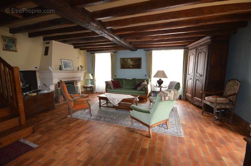 LA FERTE GAUCHER (77) à vendre Maison de caractère, idéale pour un artisan ou profession libérale - photo 3