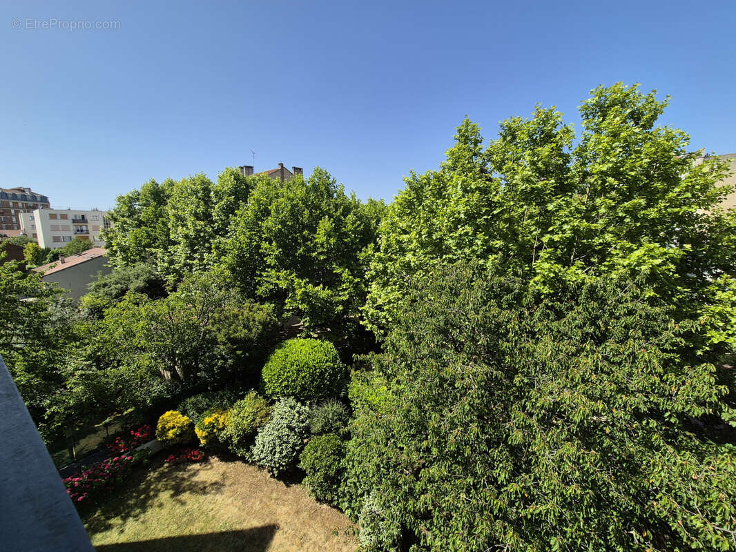 Appartement à LA GARENNE-COLOMBES