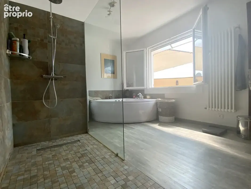Villa plain pied sur 1000 m2 de terrain avec piscine. - photo 17