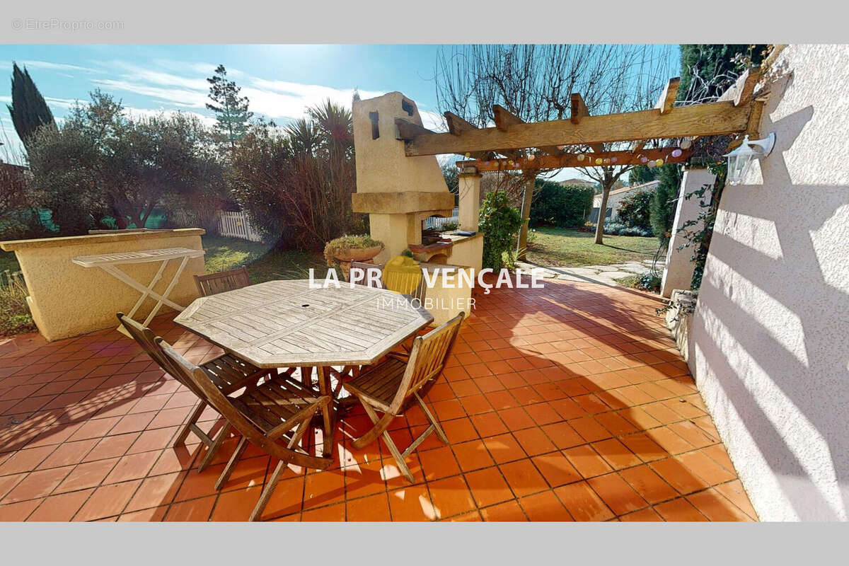 Maison à POURRIERES