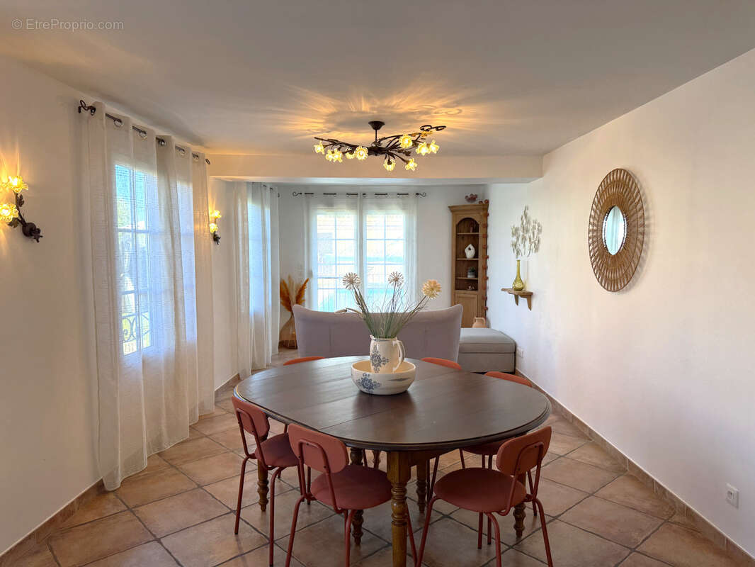 Maison à CARQUEIRANNE