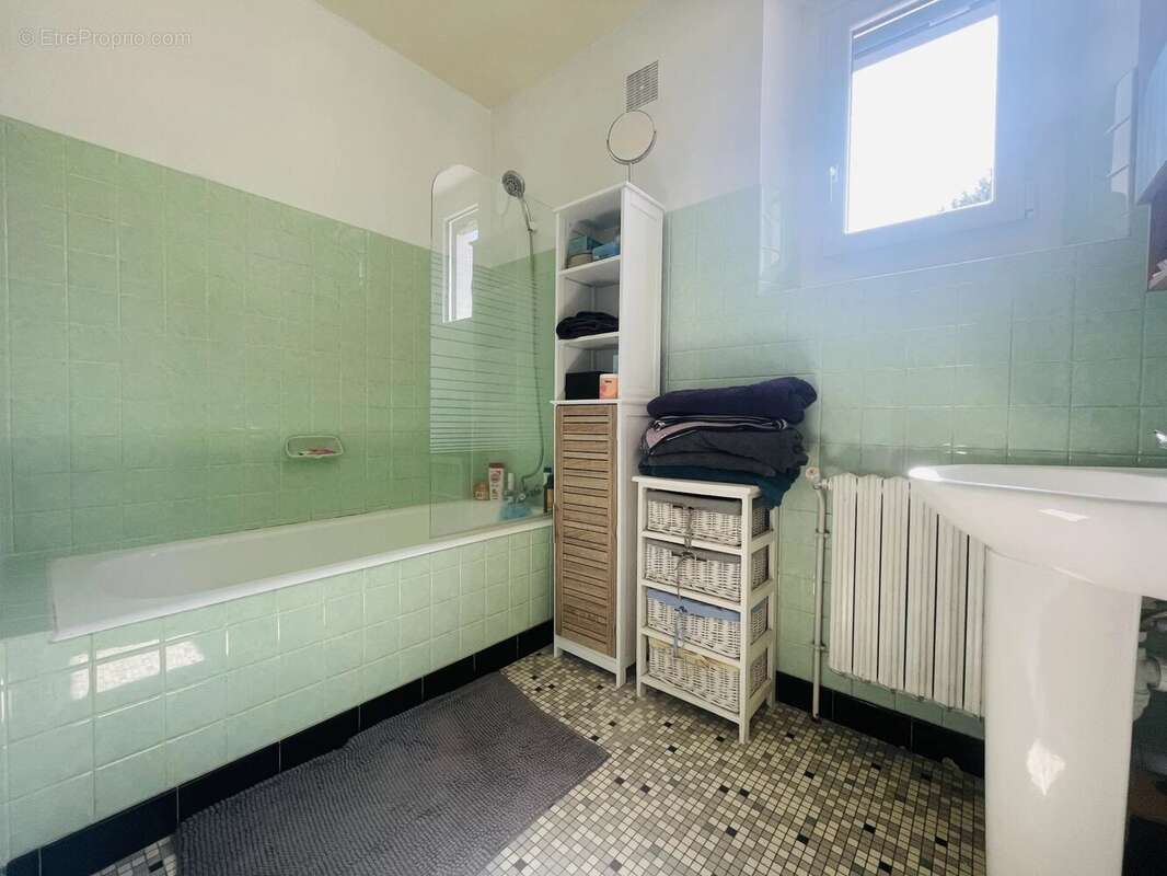 Maison 89 m² à Etagnac  - photo 7