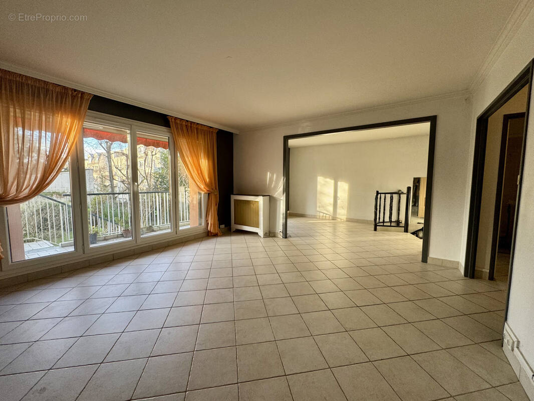 Appartement à LE PERREUX-SUR-MARNE