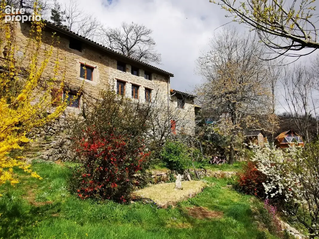 Belle maison Ardéchoise avec gîtes sur le terrain de 9950m² - photo 19