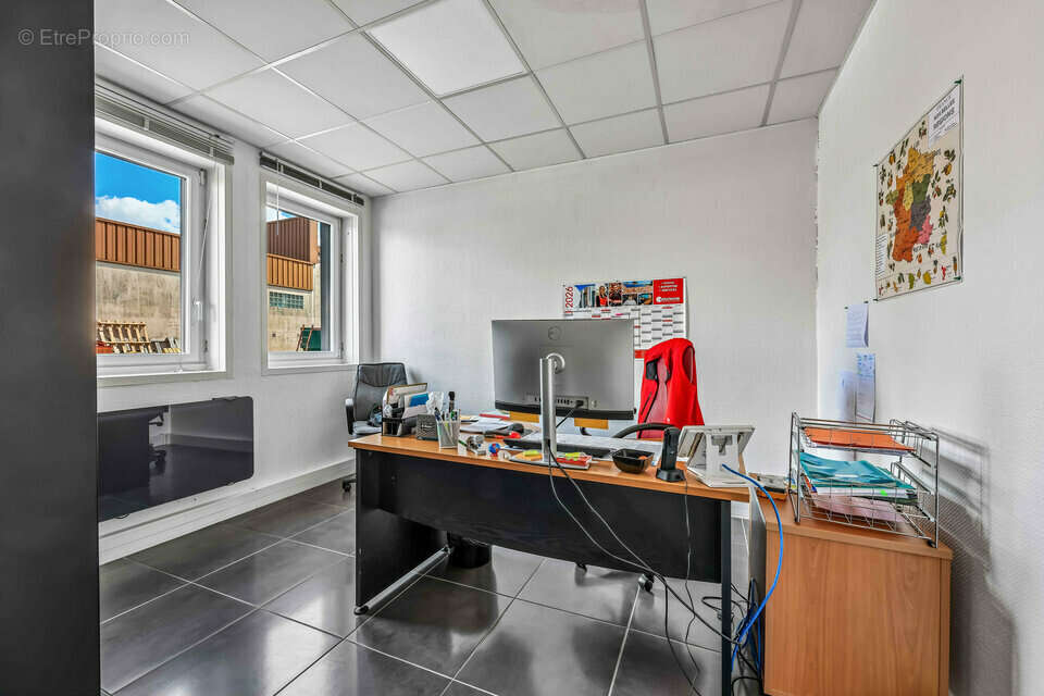 1310 m² à Thorigny-Sur-Marne  - photo 7