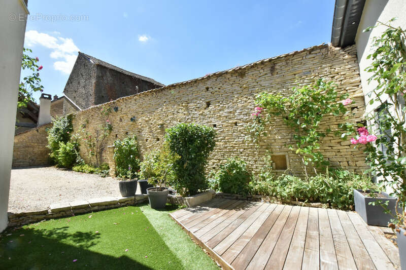 Maison à NUITS-SAINT-GEORGES