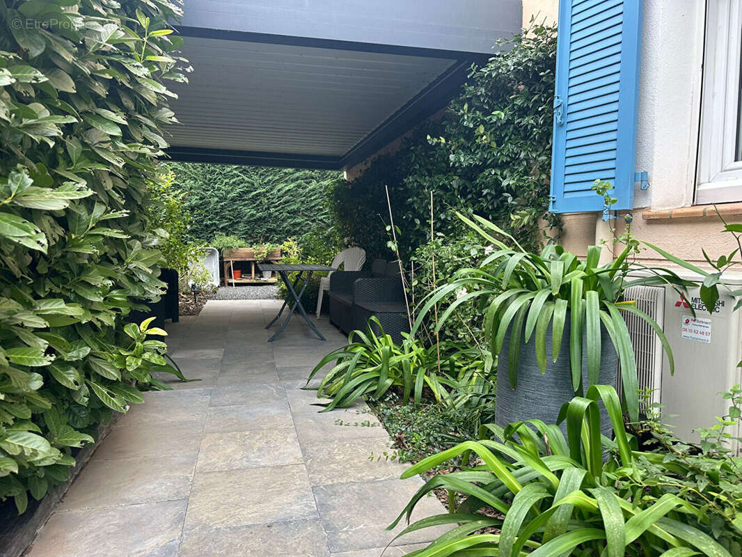 Appartement à MOUGINS