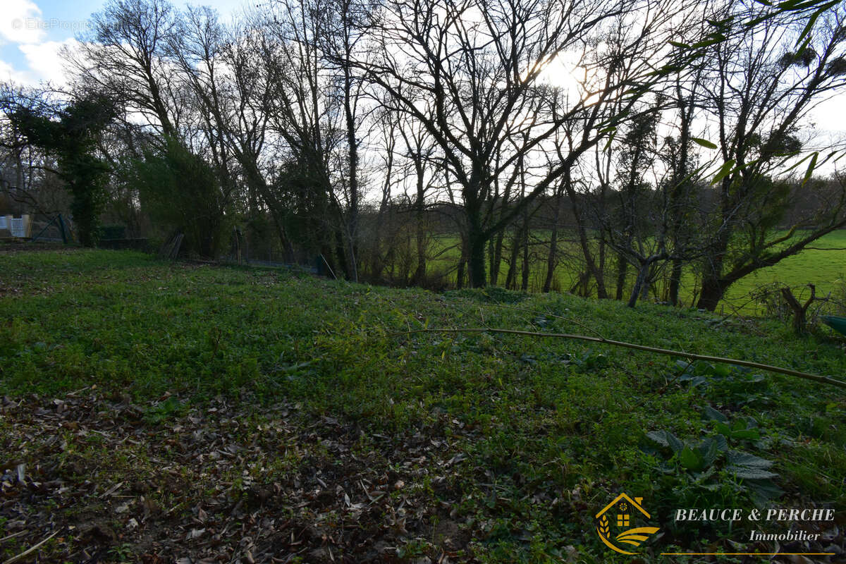 Terrain 680 m² à Thivars  - photo 3