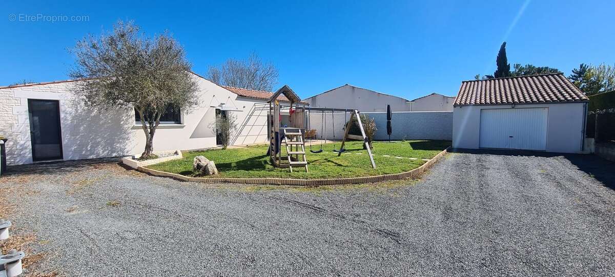 Maison à LE GUE-D'ALLERE