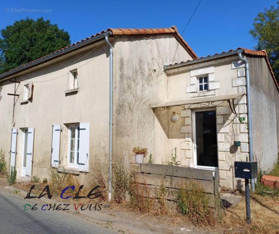 Maison à LE BUSSEAU
