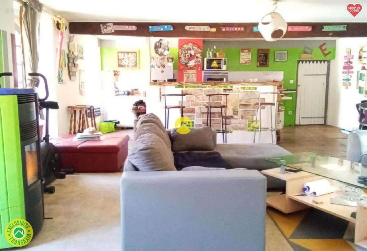 Maison à SAINT-ETIENNE-DE-FURSAC