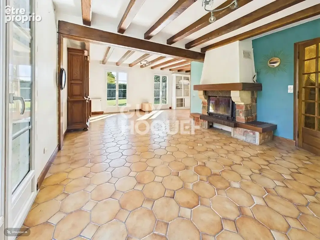 LA SAUSSAYE - Maison de 112 m², 3 chambres + bureau, terrain de 758 m² avec cheminée et poutres apparentes - photo 3