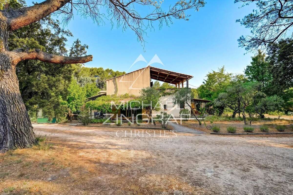 A 14 km d'Aix en Provence, maison familiale avec deux logements, oliveraie - photo 2