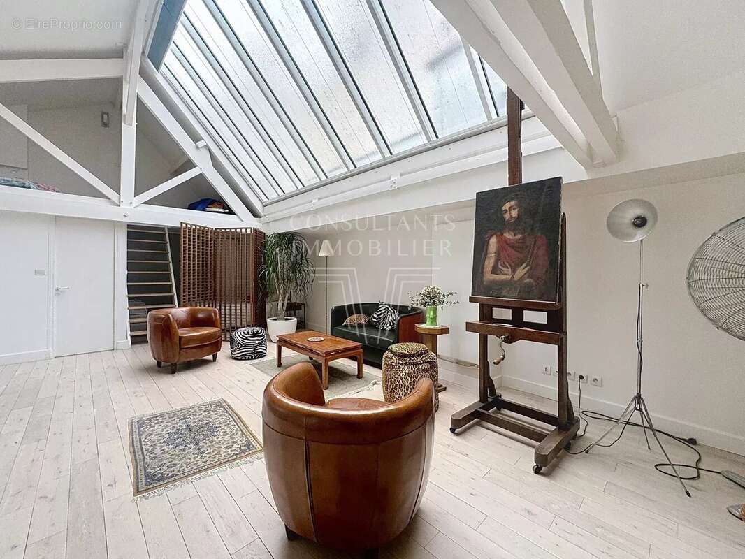 Appartement à PARIS-16E
