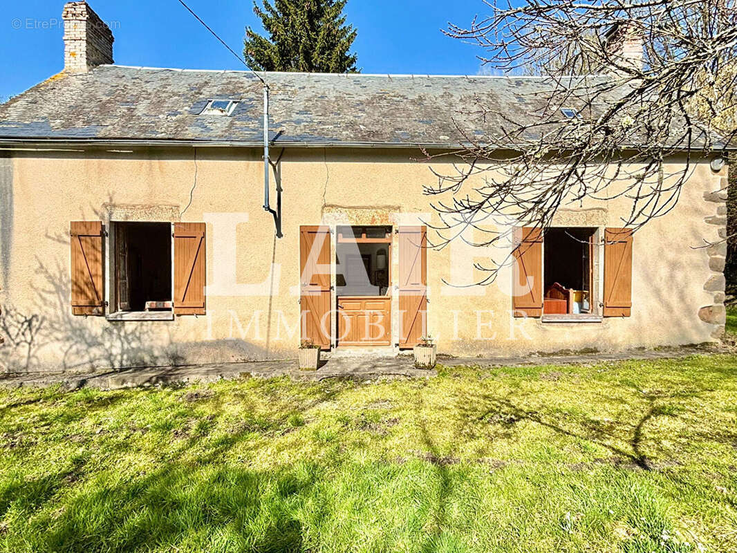 Maison à SAINT-LEONARD-DES-BOIS