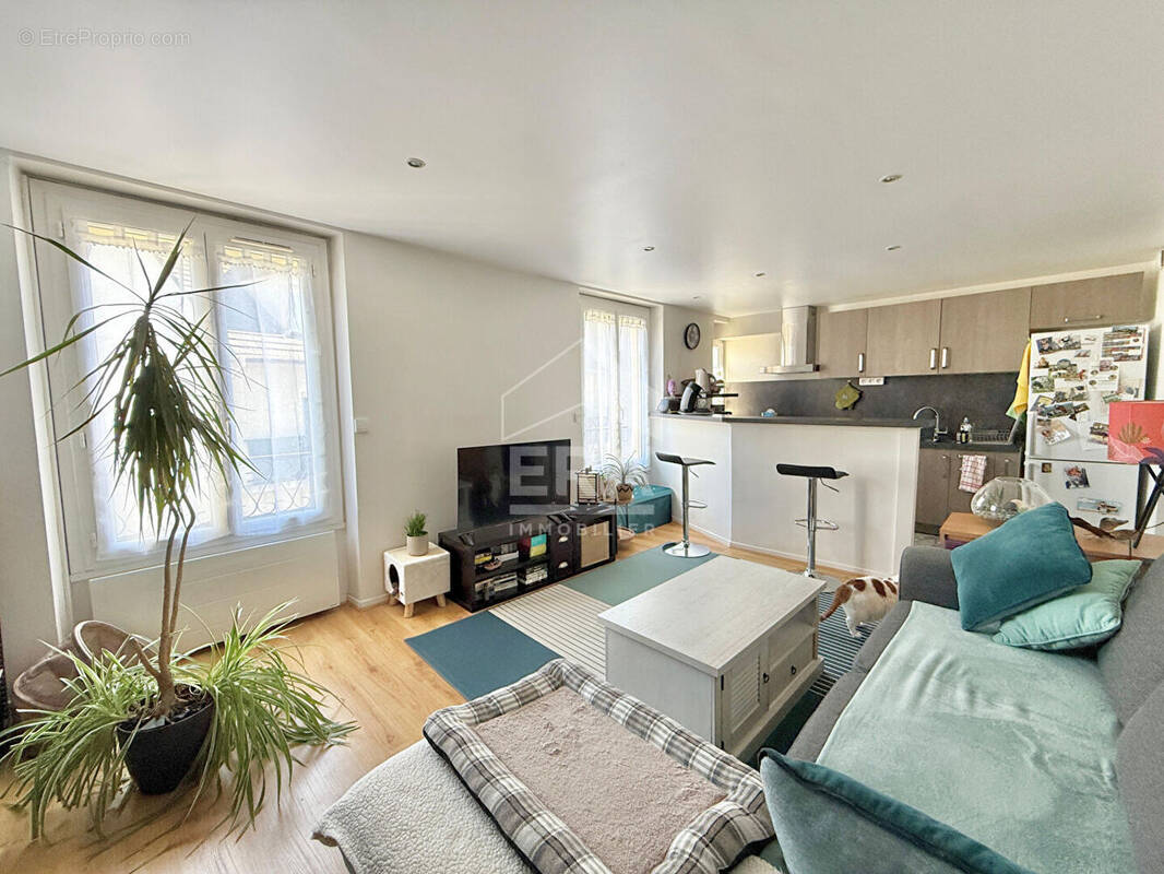 Appartement à PONTAULT-COMBAULT