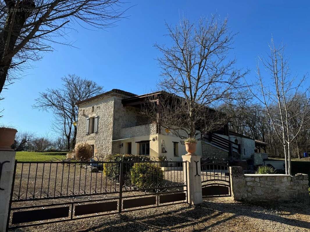 Maison à PUY-L'EVEQUE