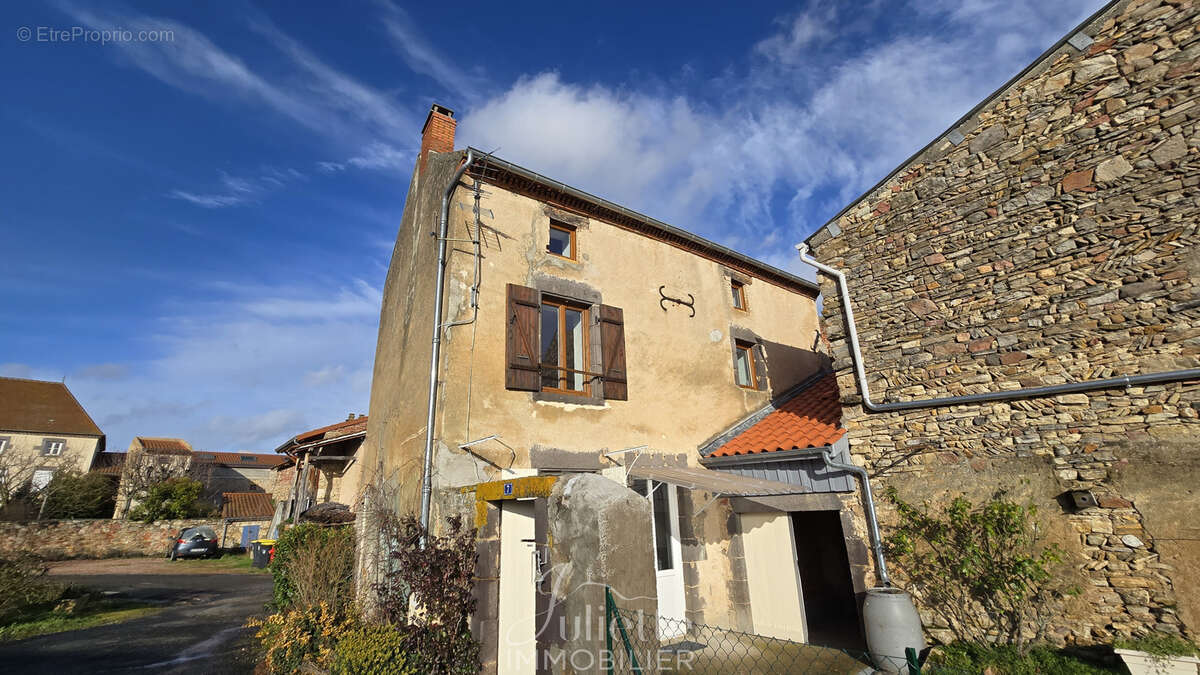 Maison à SAINT-MYON