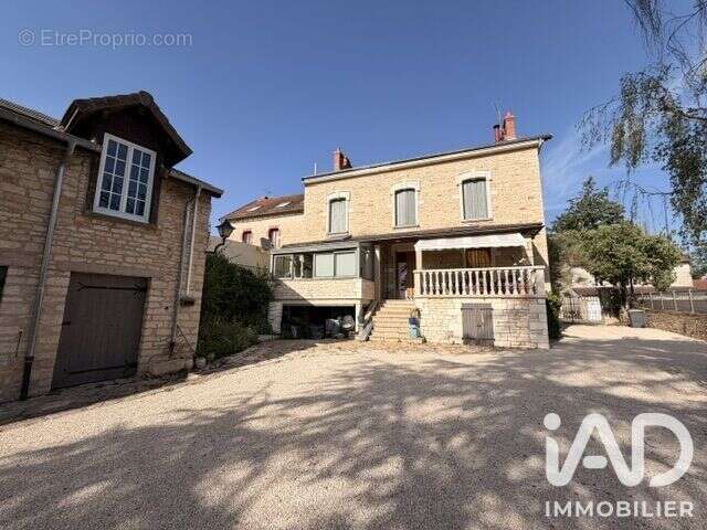 Maison 268 m² à Saint-Gengoux-Le-National  - photo 3