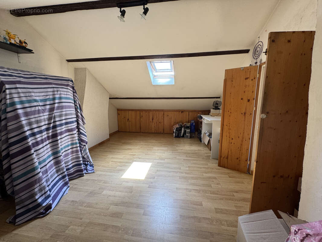 Maison à LE THILLAY