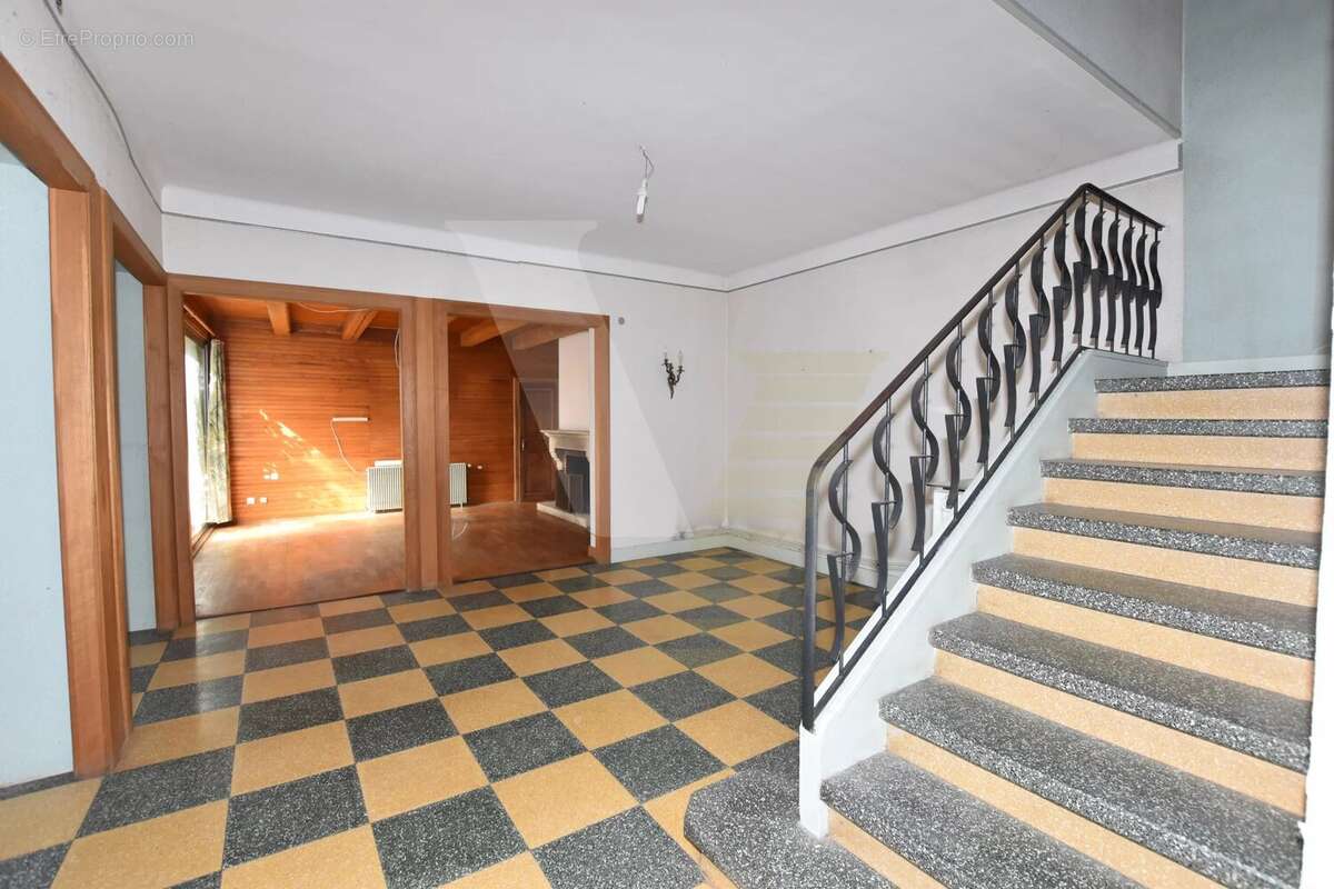 Maisons atypiques sur une grande parcelle - photo 9