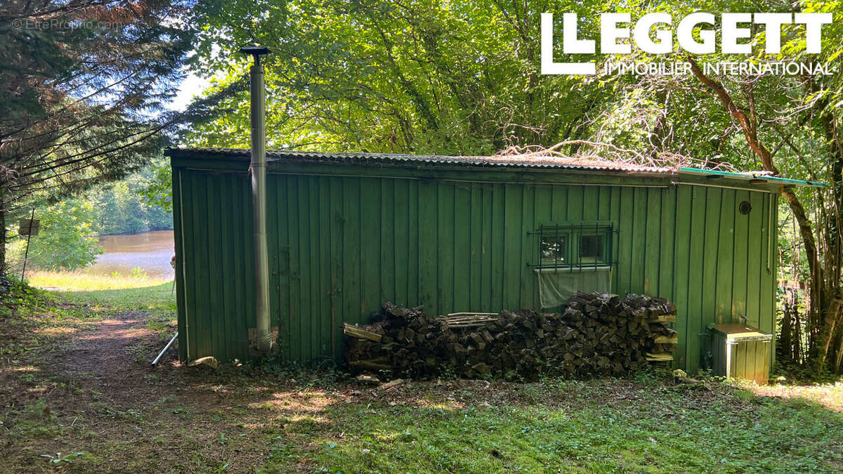 Terrain à ABJAT-SUR-BANDIAT
