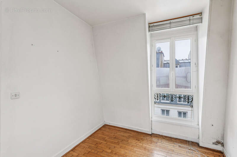 Appartement à PARIS-10E