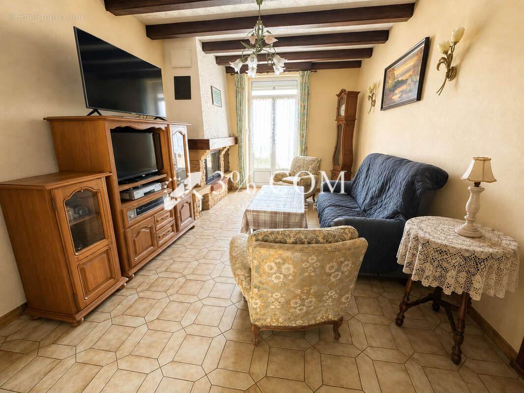 Immeuble  - terrain - garade - dependance  - einville-au-jard - photo 4