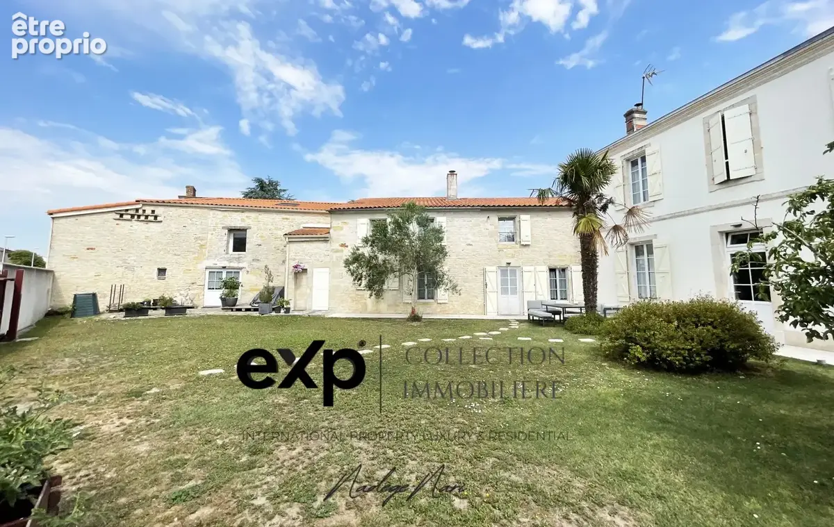 Maison 265 m² à Sainte-Soulle  - photo 2
