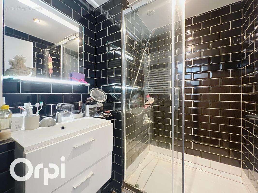 Appartement à VILLENEUVE-LOUBET