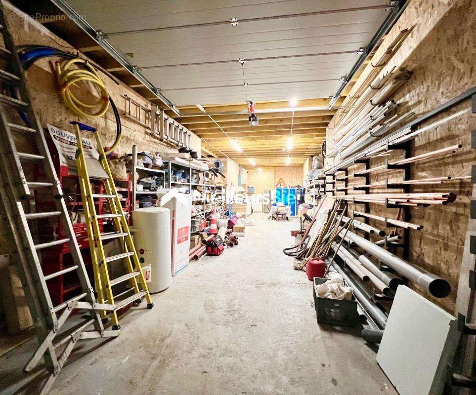 Commerce à BOUGIVAL