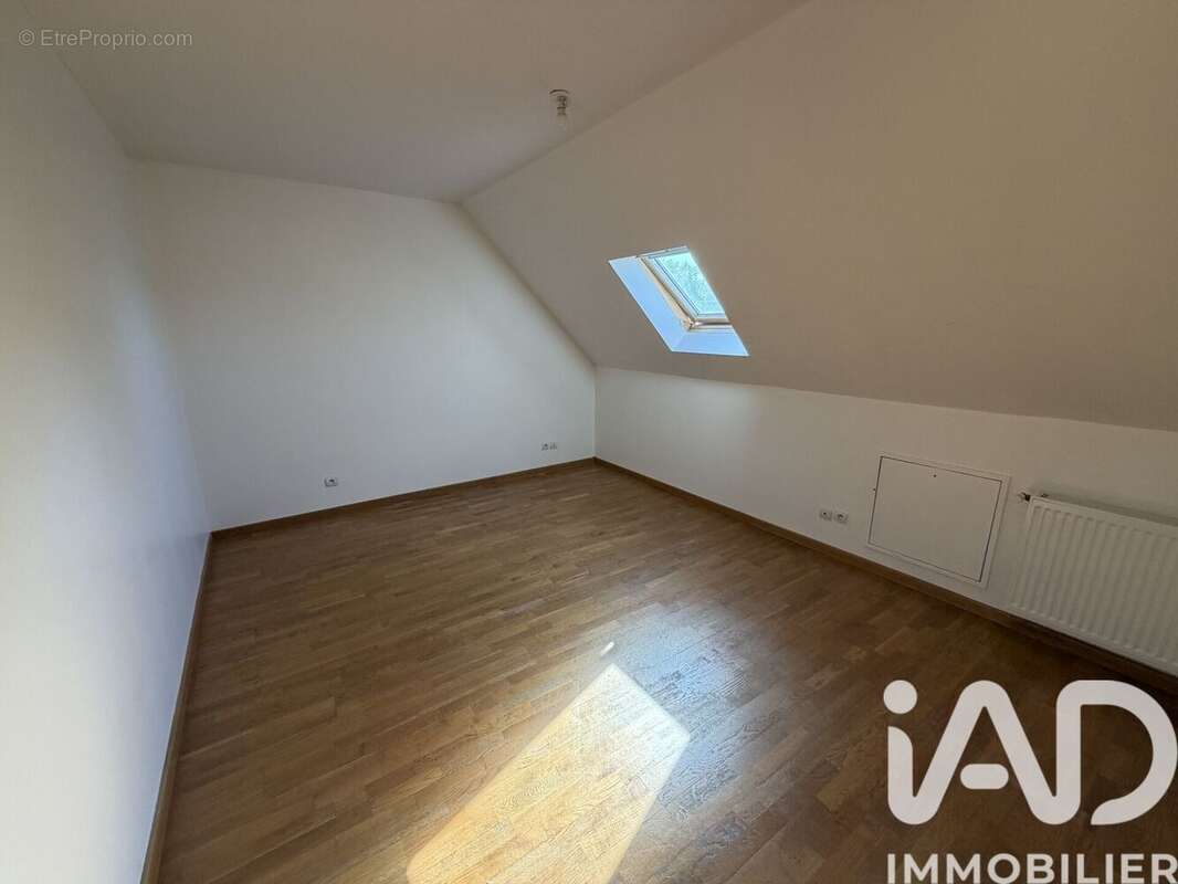 Maison 124 m² à Montcourt-Fromonville  - photo 8