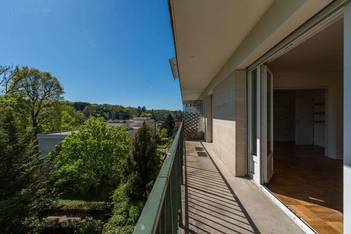 Appartement à VILLE-D'AVRAY