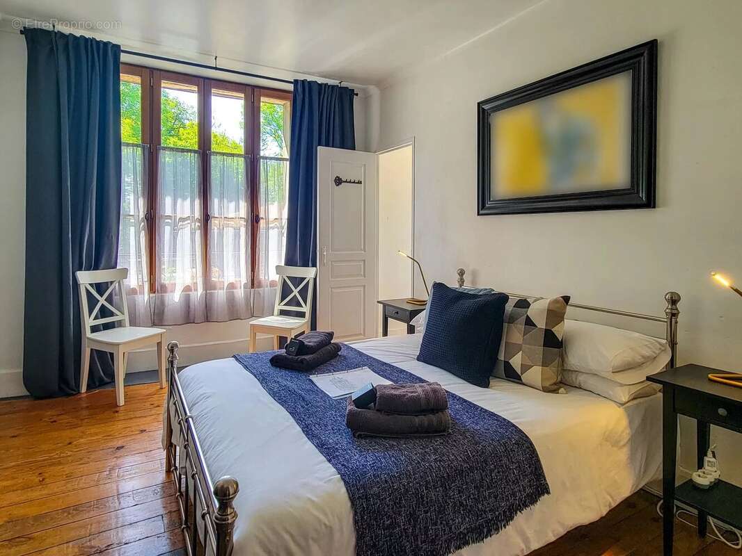 Commerce à VILLEFRANCHE-DE-ROUERGUE