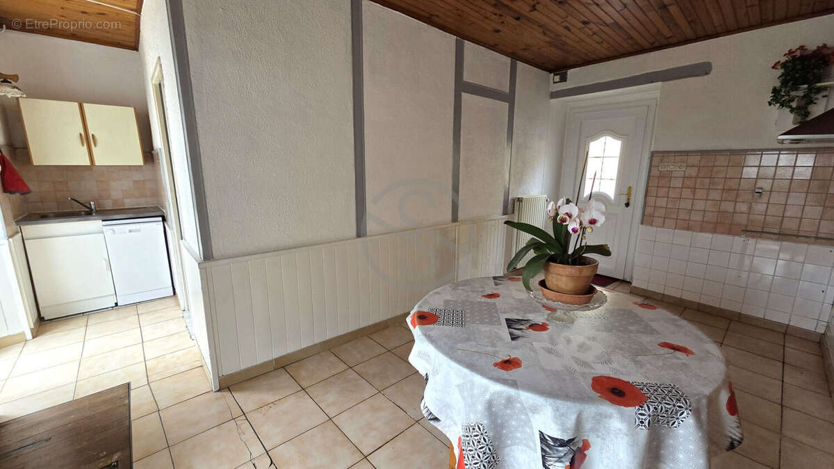 Maison à LA FRETTE