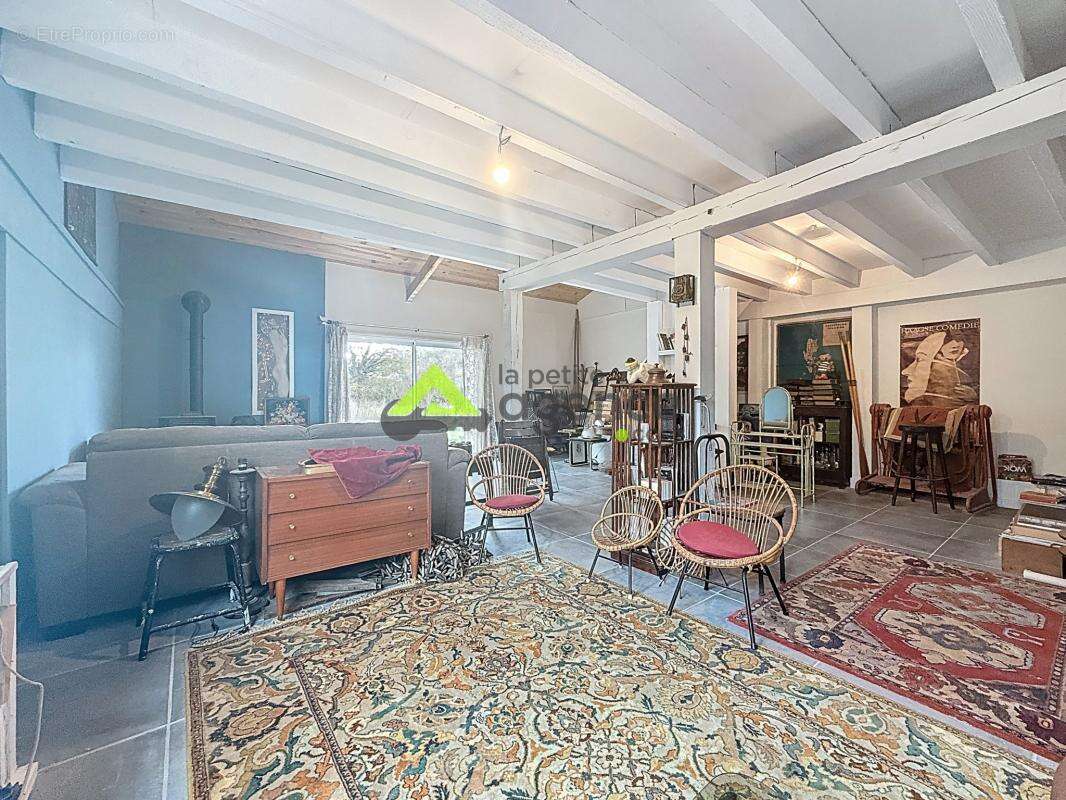 Maison à MOURIOUX-VIEILLEVILLE