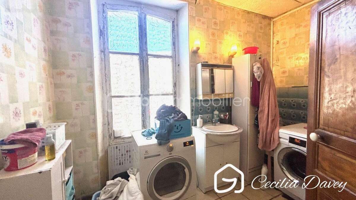 Maison à VILLENEUVE-SUR-YONNE