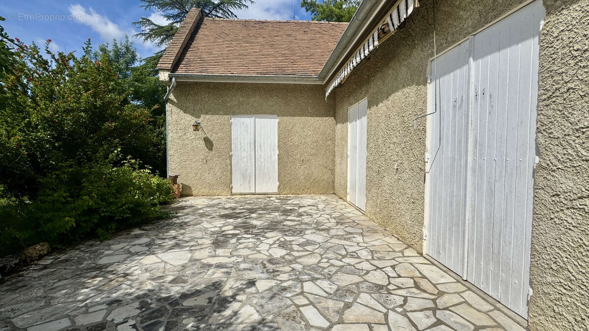 Maison à VIRAZEIL